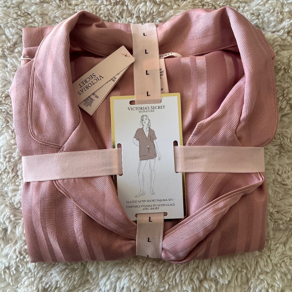 Victoria's Secret Signature Glazed Satin Short Pajama Set
